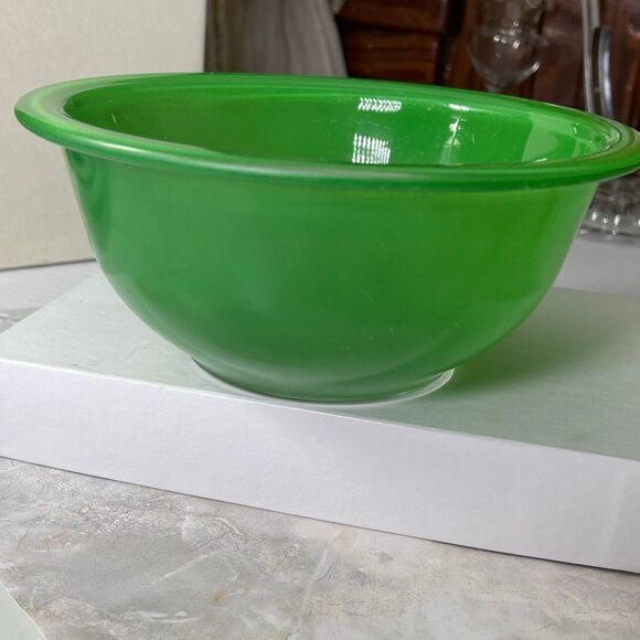 VTG Pyrex 322 1L green mixing bowl clear bottom. - Picture 1 of 8
